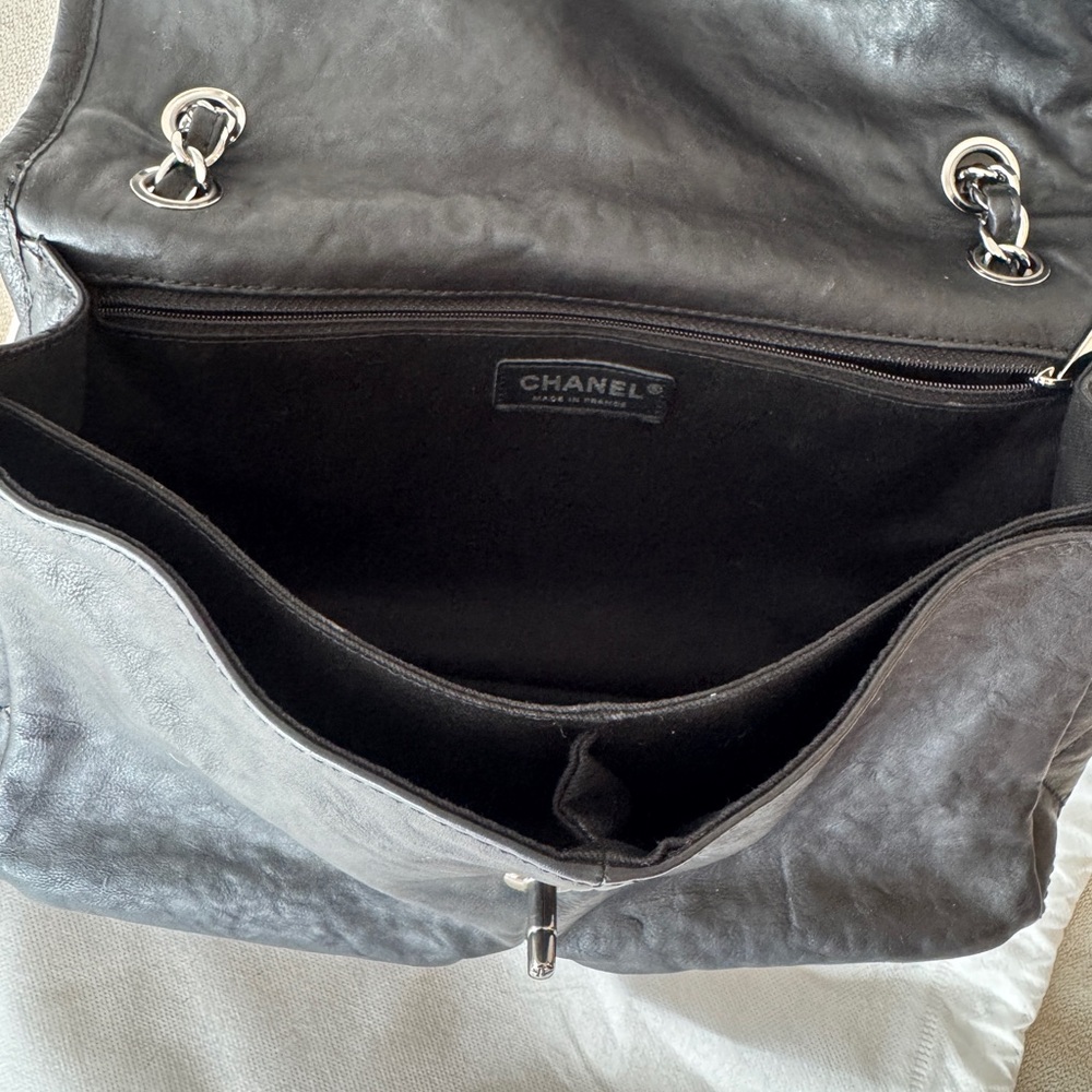 Chanel black calfskin natural beauty classic flap bag exellent condition - Picture 13 of 16